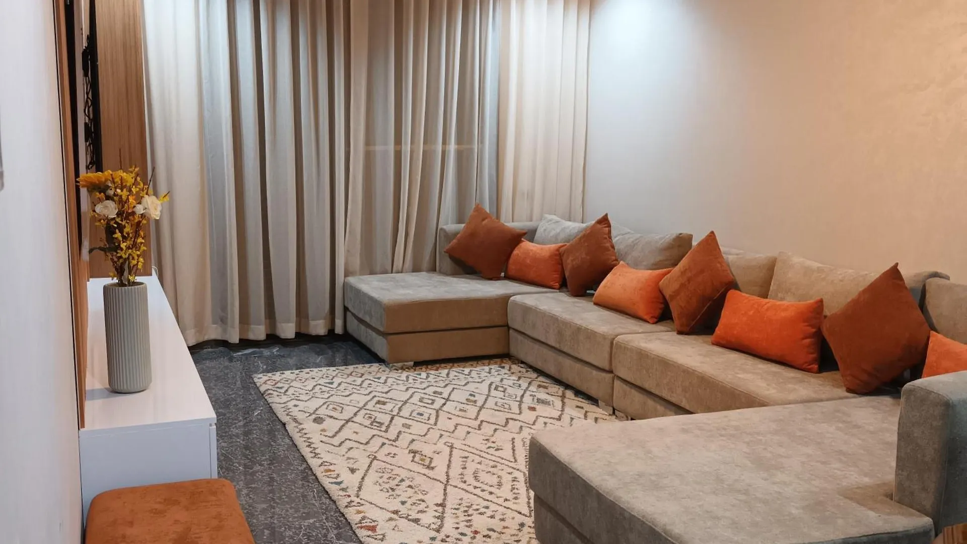 Modern 2-Bedroom Family Flat In Central Marrakech Marrakesh